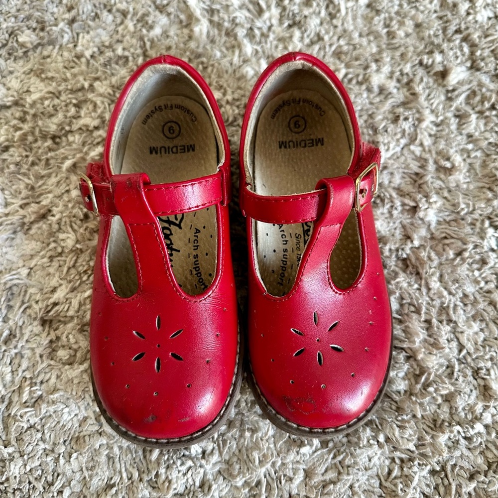 Footmates red maryjane shoes